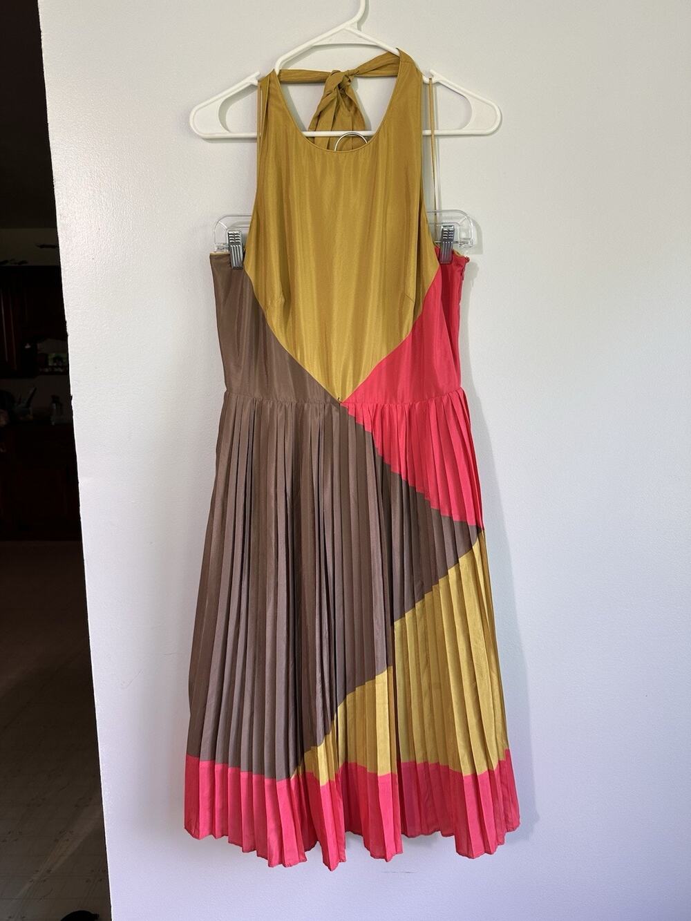 Vince Camuto Dress Size 12 Colorblock Pleated Skirt MIDI Length Soft Lightweight